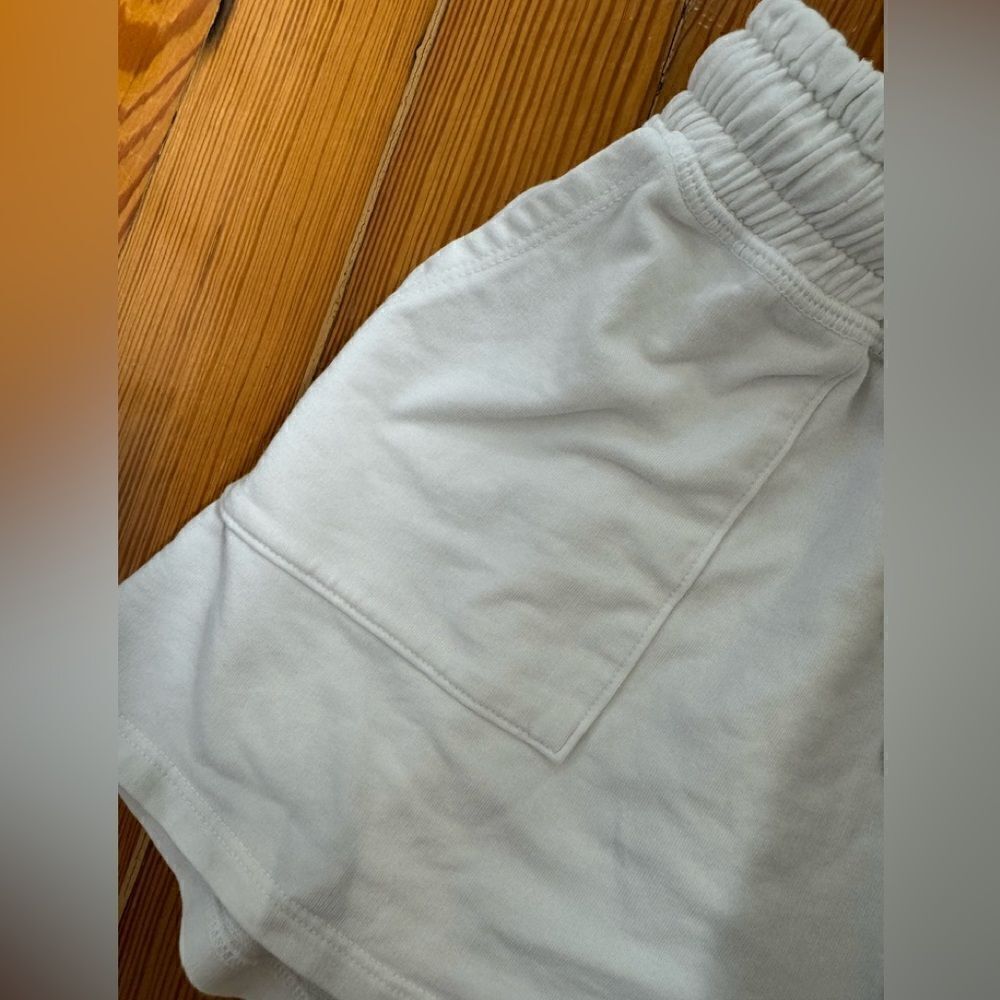 Goodlife Shorts - Picture 2 of 5
